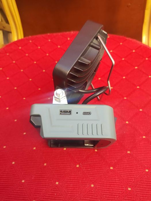 Reflektor Roboczy akumulatorowy Lampa Lampka LED od Makita Latarka