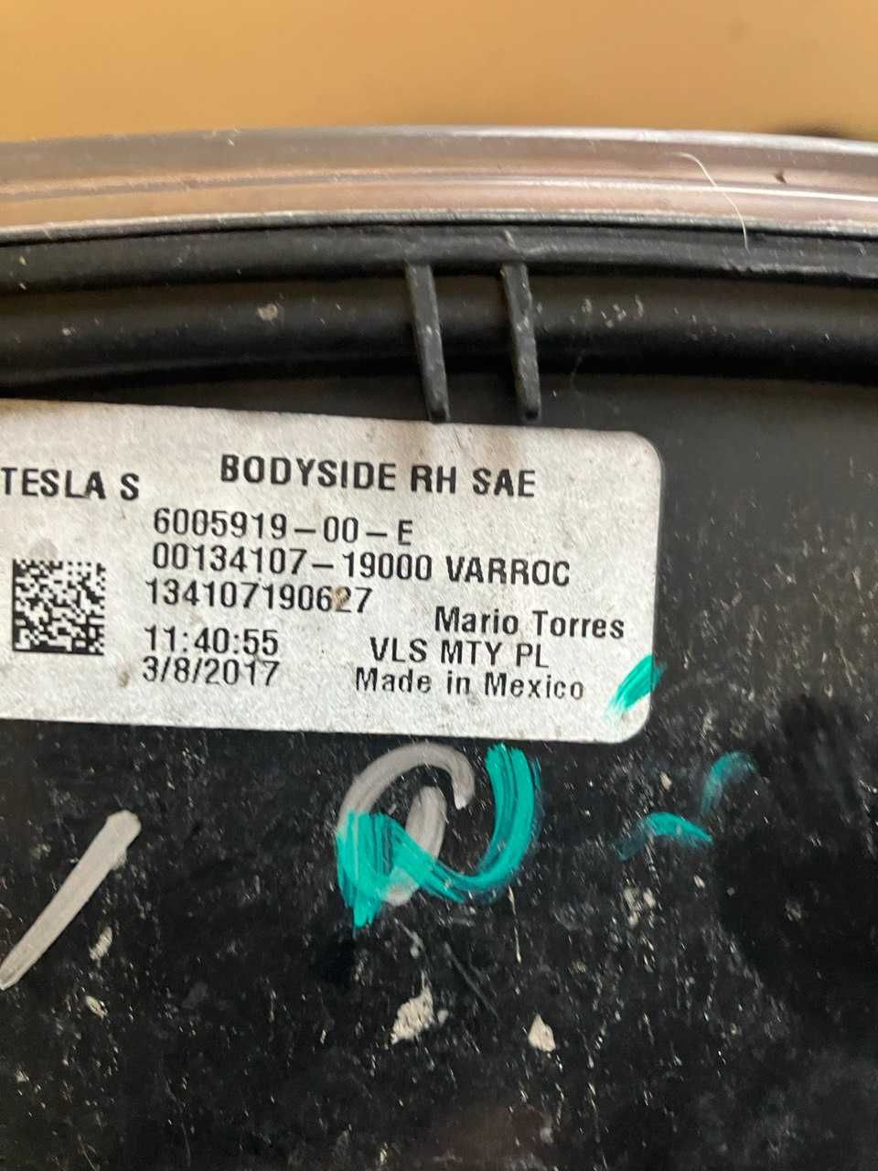 Фонари левый правый комплект Оригинал TESLA MODEL S 2017 рестайлинг