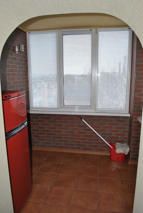 Однокімнатна центр  Небесноі Сотні  8000 + КП