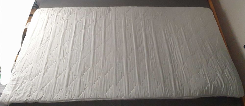 Materac piankowy 193×85 cm
30 zł