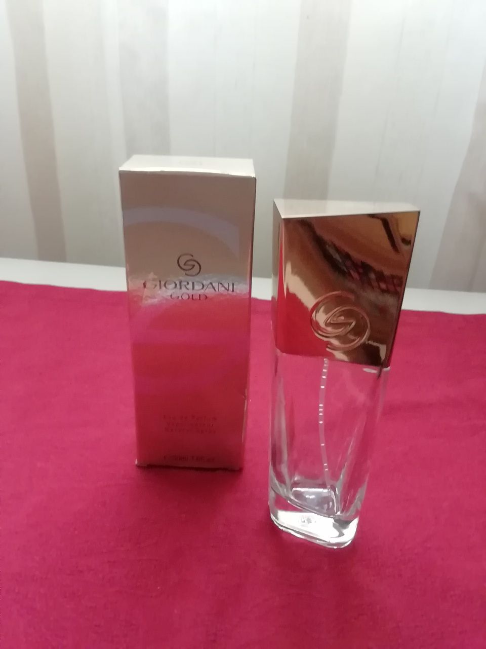 Frasco vazio + caixa de perfume Giordani Gold