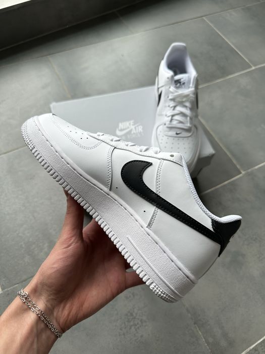 Жіночі оригінальні кросівки Nike Air Force 1 (GS) Low White/Black