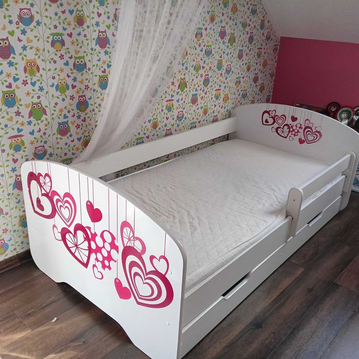 łóżko dla dziewczynki