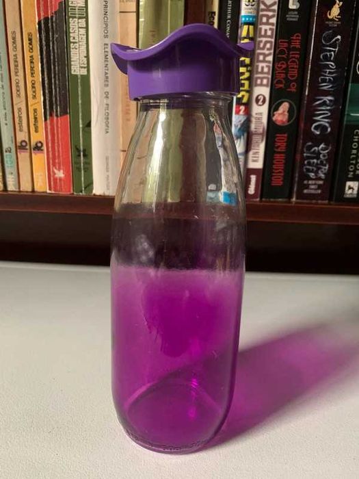 Garrafa de Vidro com Orifício para Palhinha