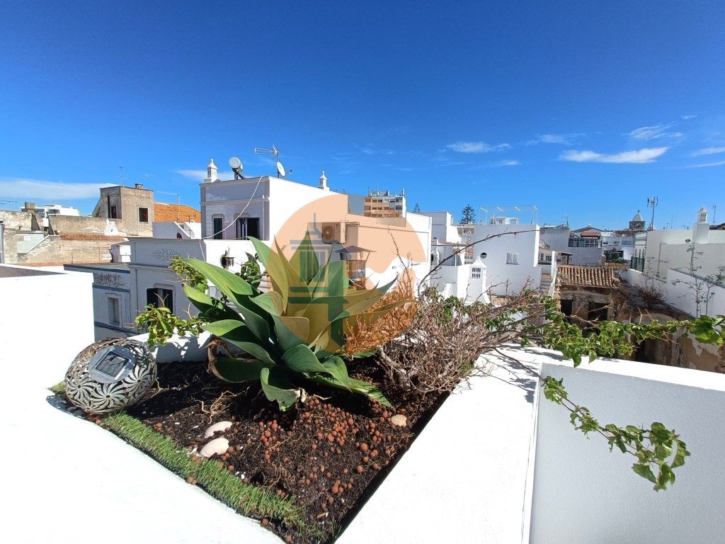 Casa Típica com Piscina na Baixa de Olhão.