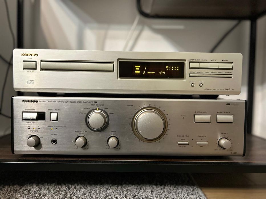 Onkyo A8830 + CD DX-7111 wzmacniacz stereo i odtwarzacz CD