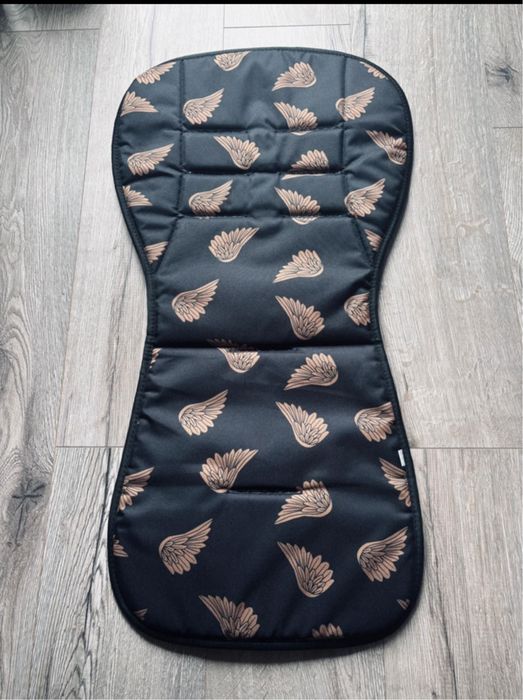 Wkładka do wózka wodoodporna czarne skrzydła