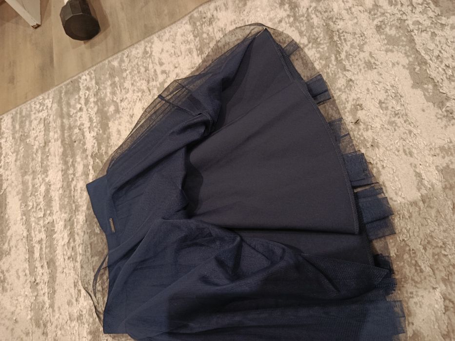 Spódnica tiulowa w rozmiarze 140