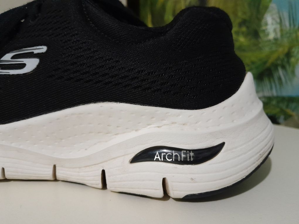 Кроссовки Sketchers р.38,5-39 (25 см)