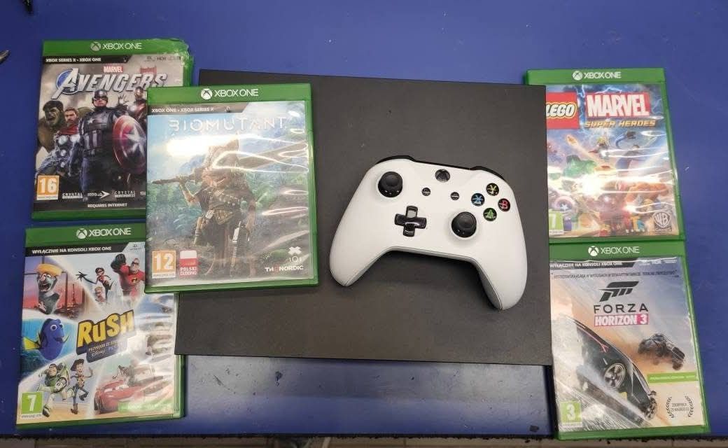 XBOX ONE X 1TB + Pad z analogami hall!