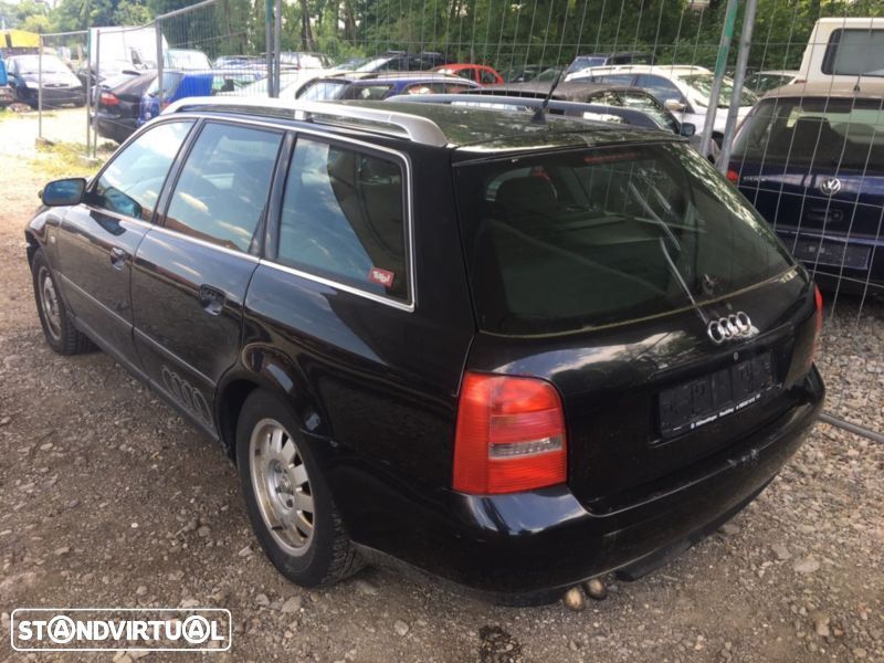 Audi A4 Avant de 2000 para peças