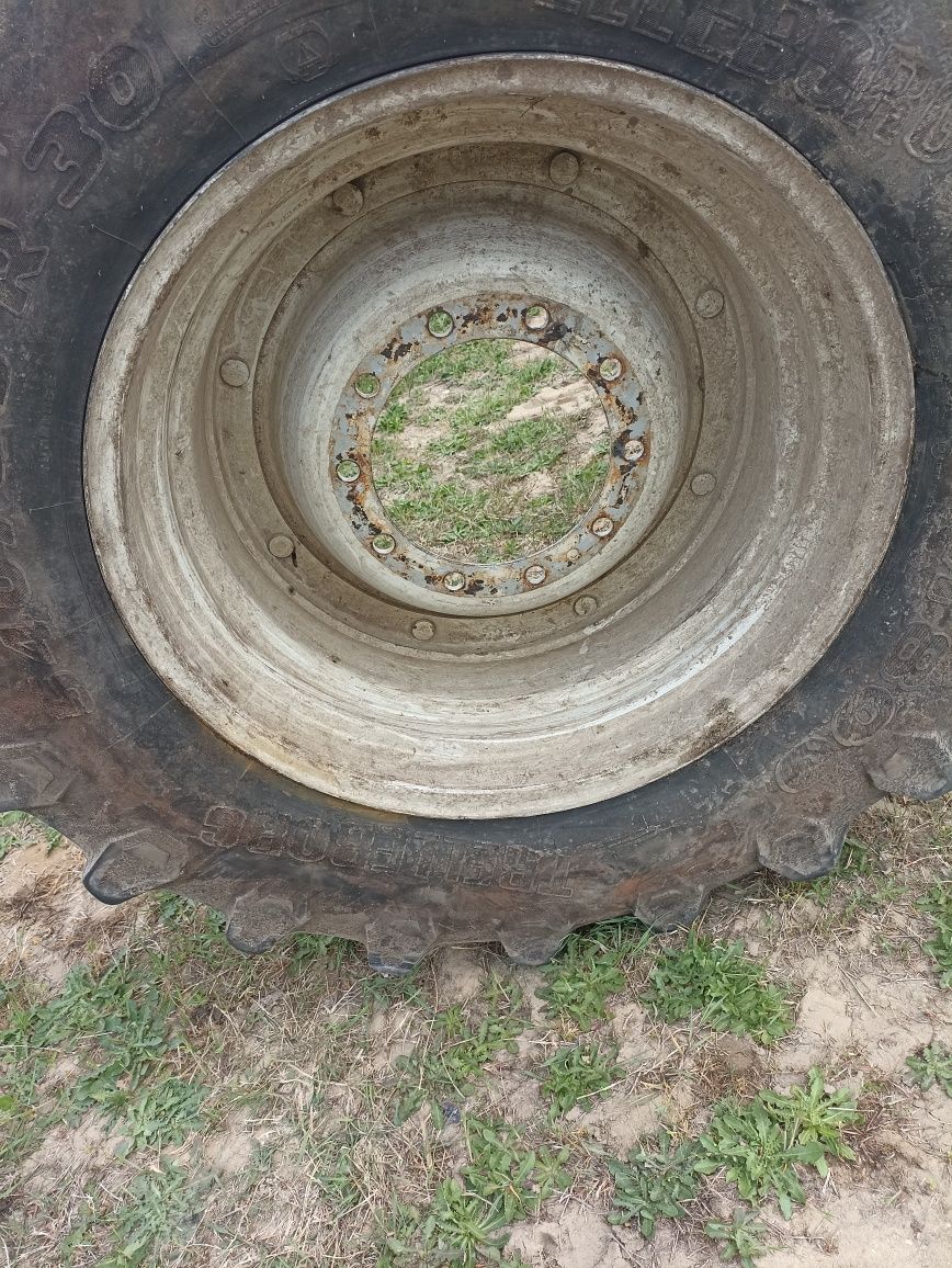 Koło felga DW16Lx30 540/65 R30 TRELLEBORG TM 800 (16x30) zdrowe