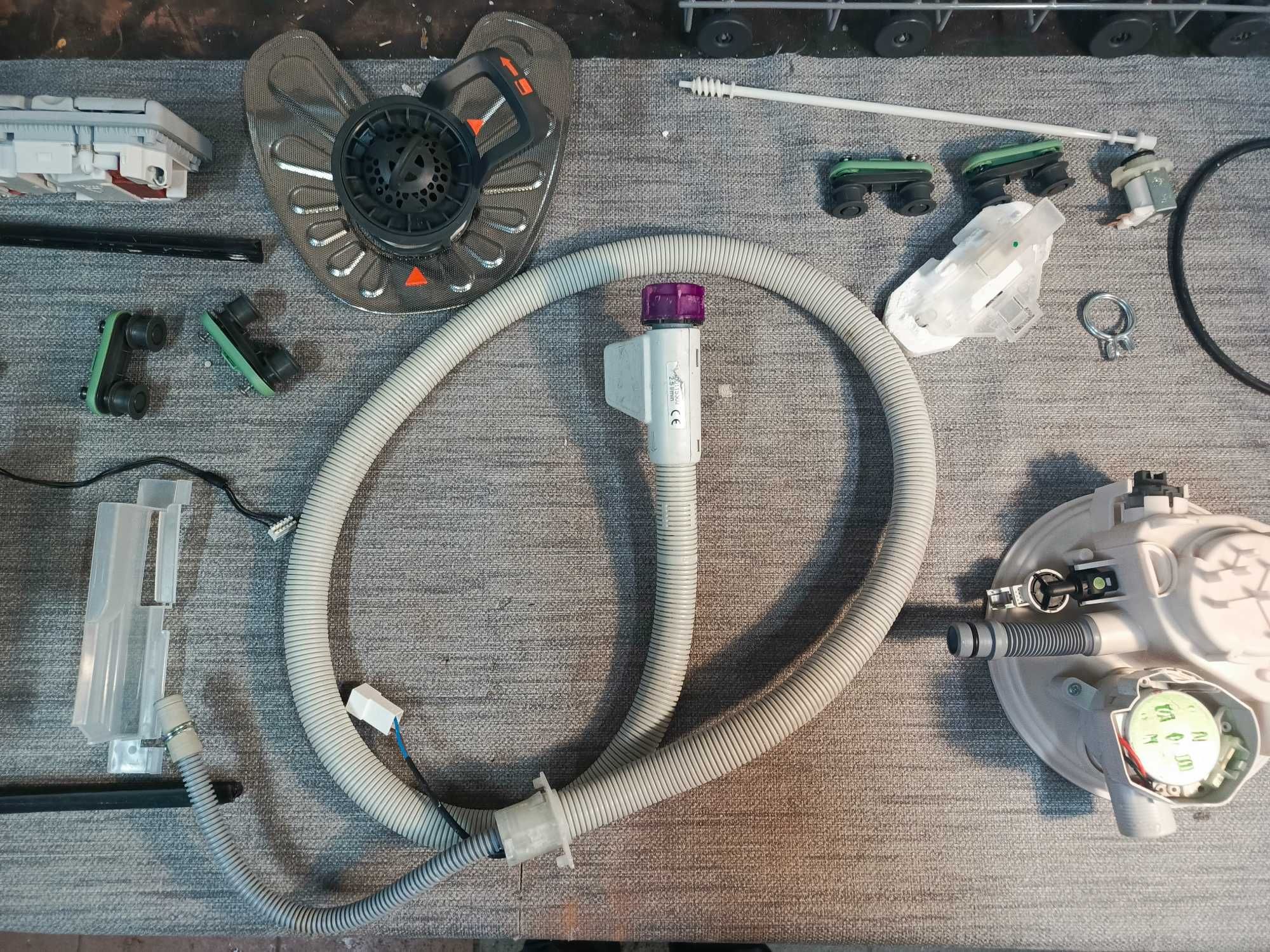 Części "Pompa" zmywarki Elektrolux ESL4510LO
