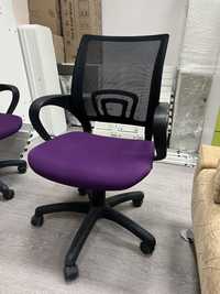 Розпродаж офісних меблів стіл шафа тумба крісто стілець