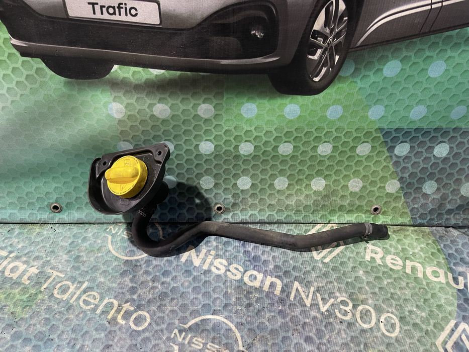Маслозаливная заливна горловина Renault Trafic 2.0 dCi 2020 розборка