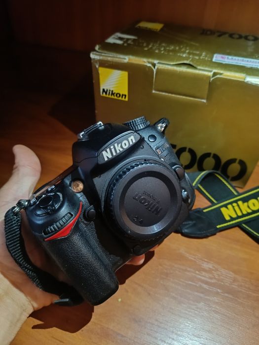 Nikon D7000, body