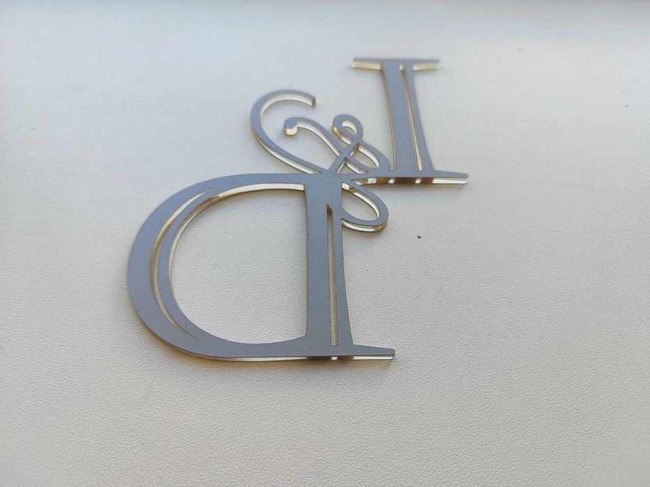 Буквы (инициалы) молодожёнов из зеркального пластика на свадьбу