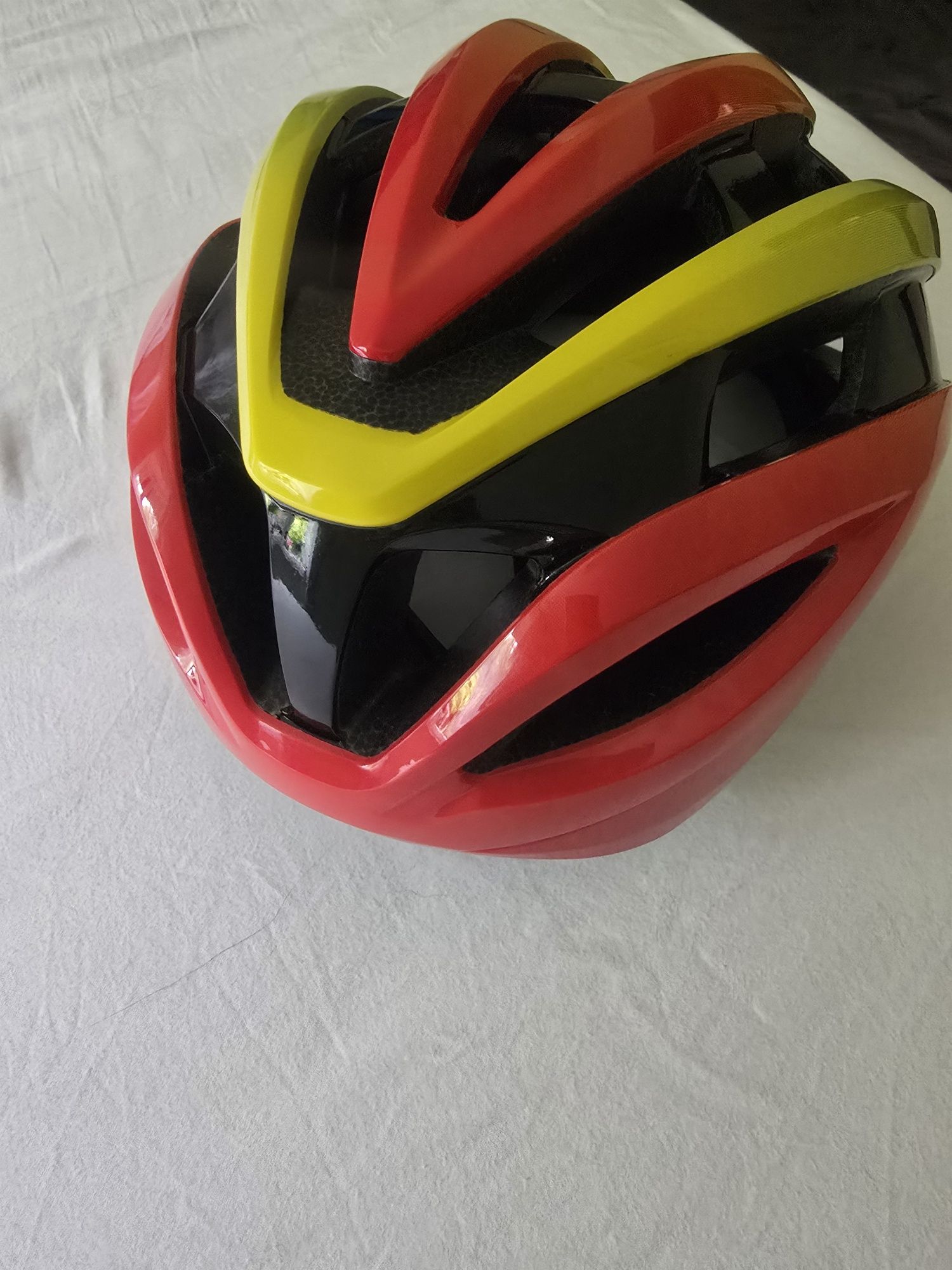 Sprzedam kask rowerowy