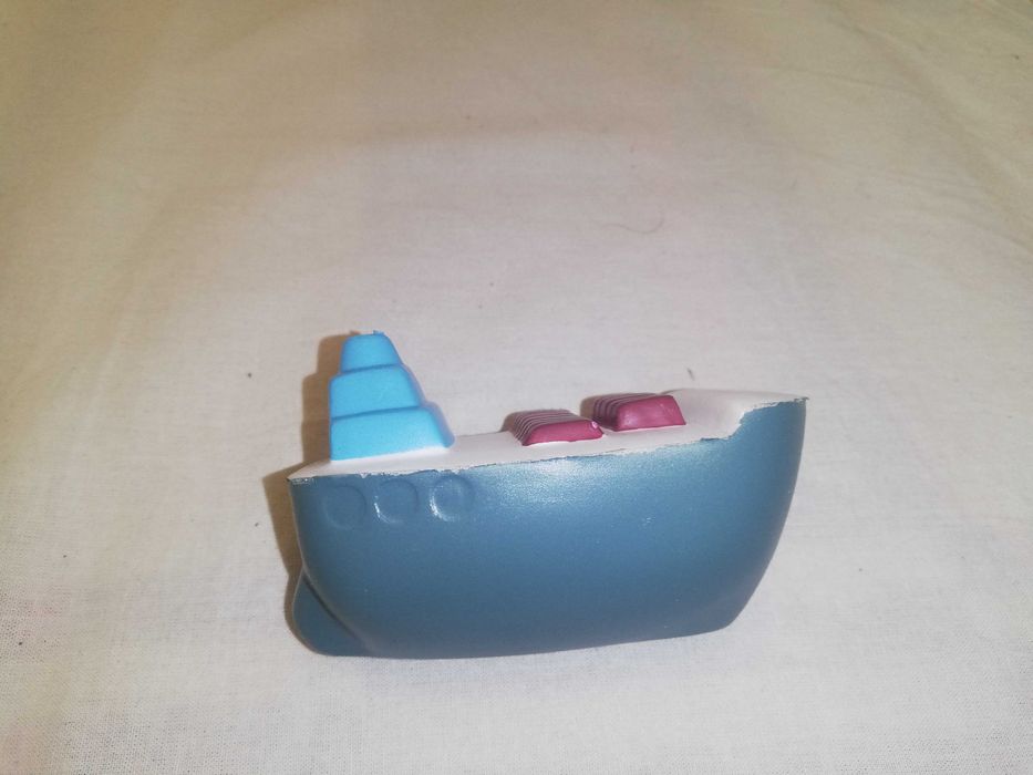 Statek do kąpieli z tworzywa