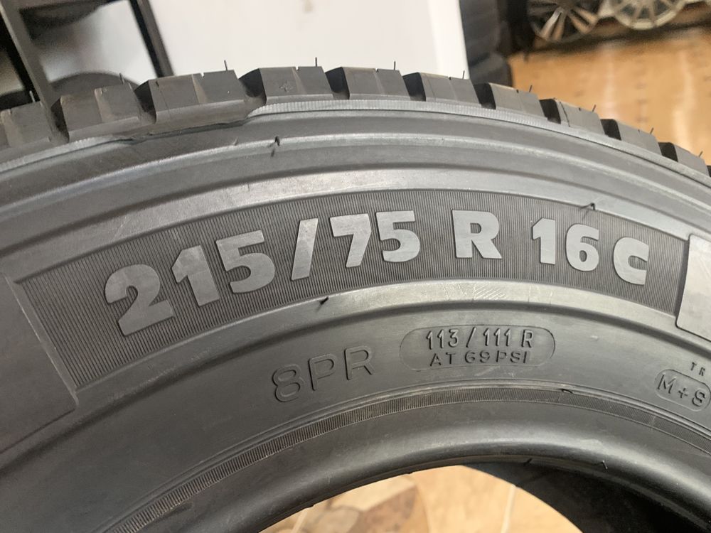 Пара літніх шин 215/75/16с 113/111R Michelin AGILIS 81