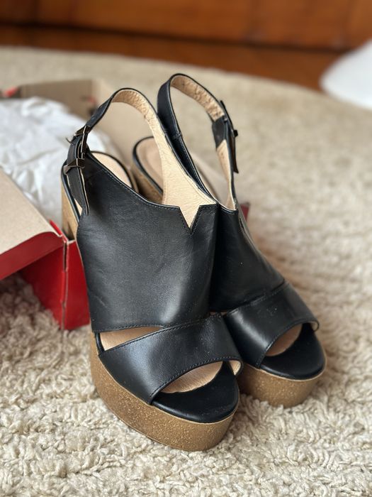 Шкіряні жіночі босоніжки