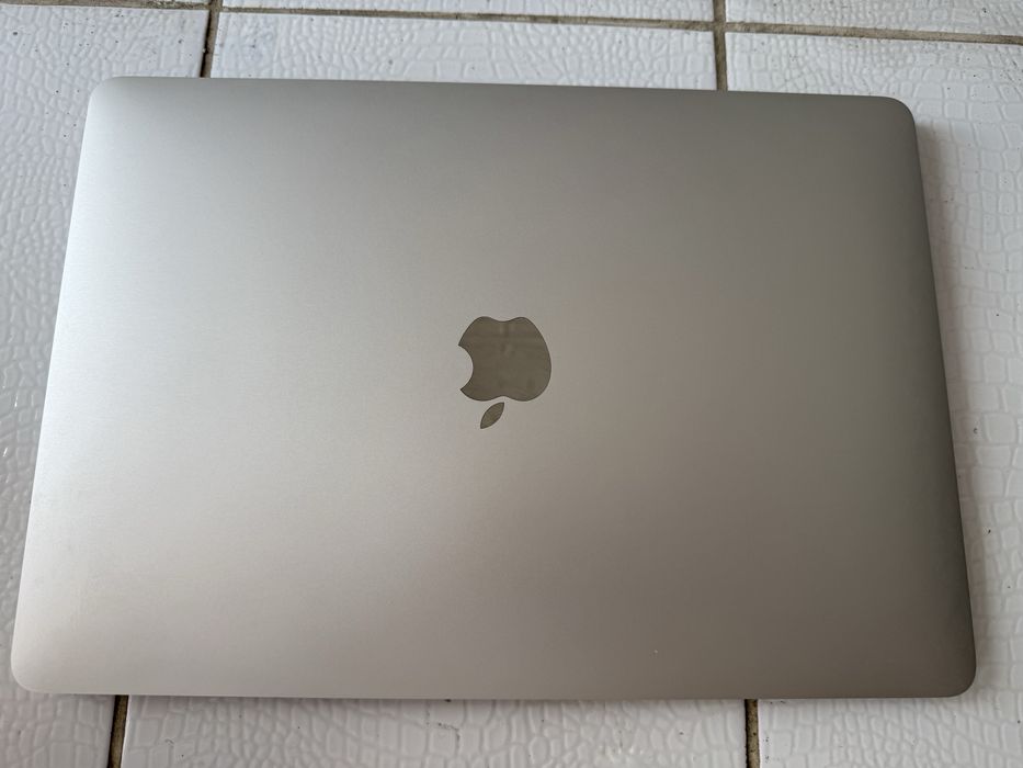 MacBook Air 13 2020 i3 8/256 GB Silver