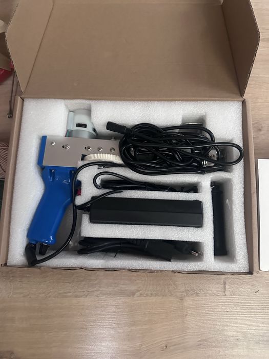 Tufting gun + rzutnik + włóczki + nawijarka