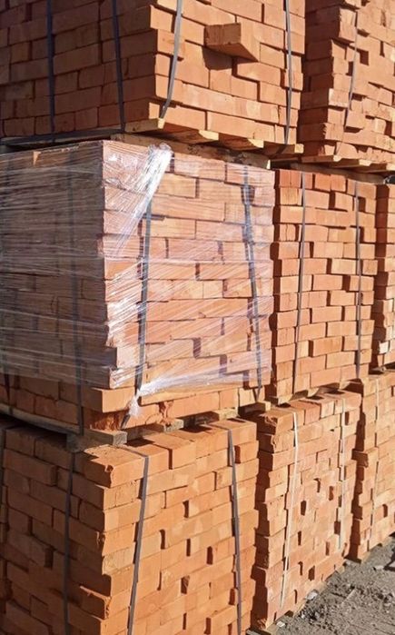 Цегла червона рядова гарної якості цегла повнотіла