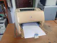 Лазерний принтер HP LaserJet 1000 + картридж на 3500 сторінок.