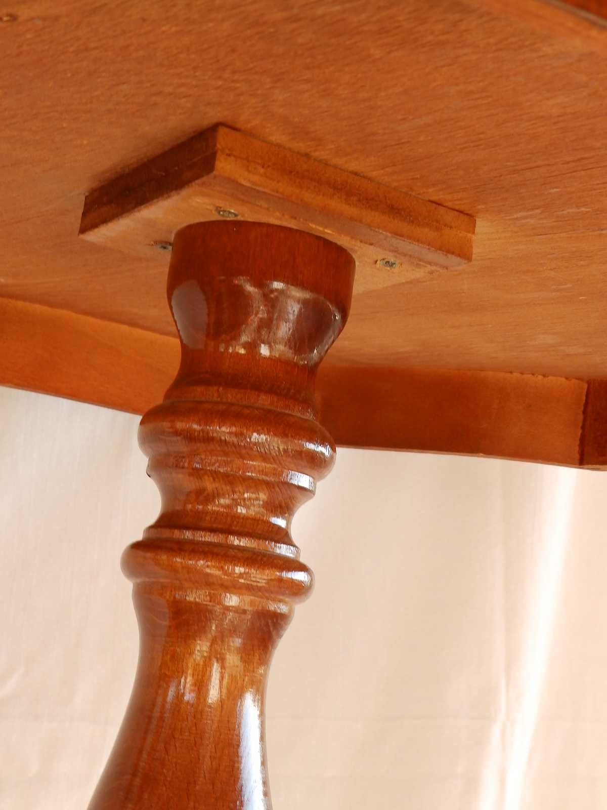 столик деревянный