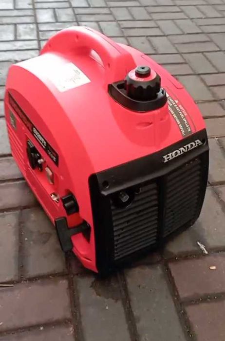 Бензиновый инверторный генератор HONDA EU20IT1
2.0/2.2 кВт