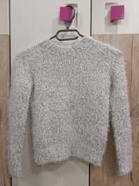 Ciepły  sweterek roz.128/134 dla dziewczynki