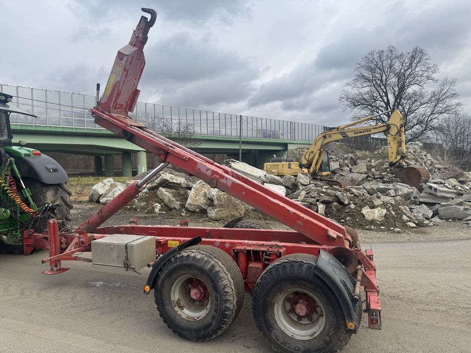 Pronar T185 hakowiec przyczepa do kontenerow