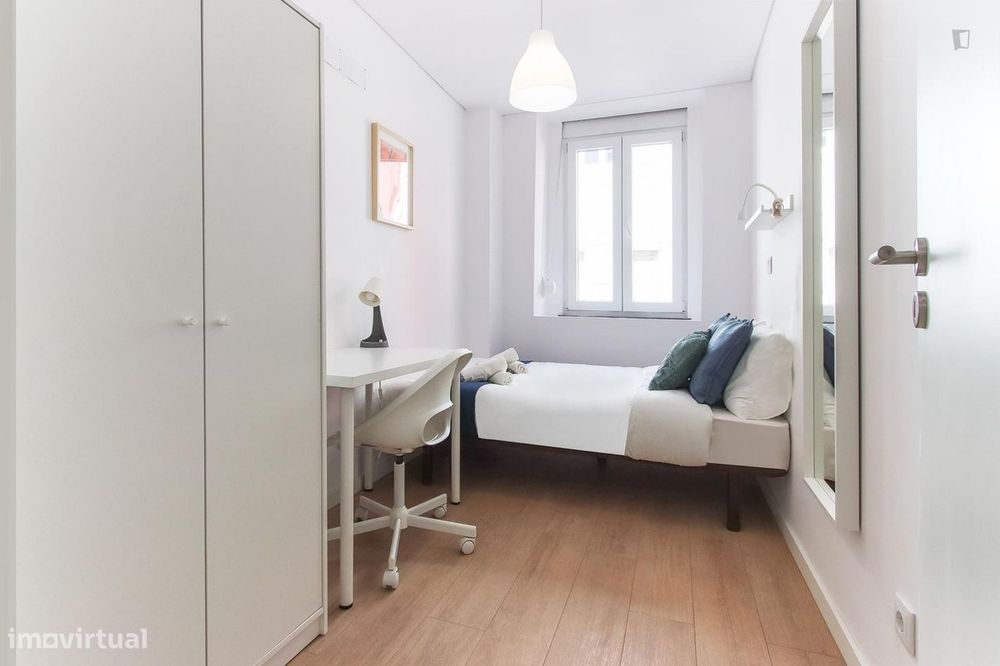 718921 - Quarto com cama de solteiro em...