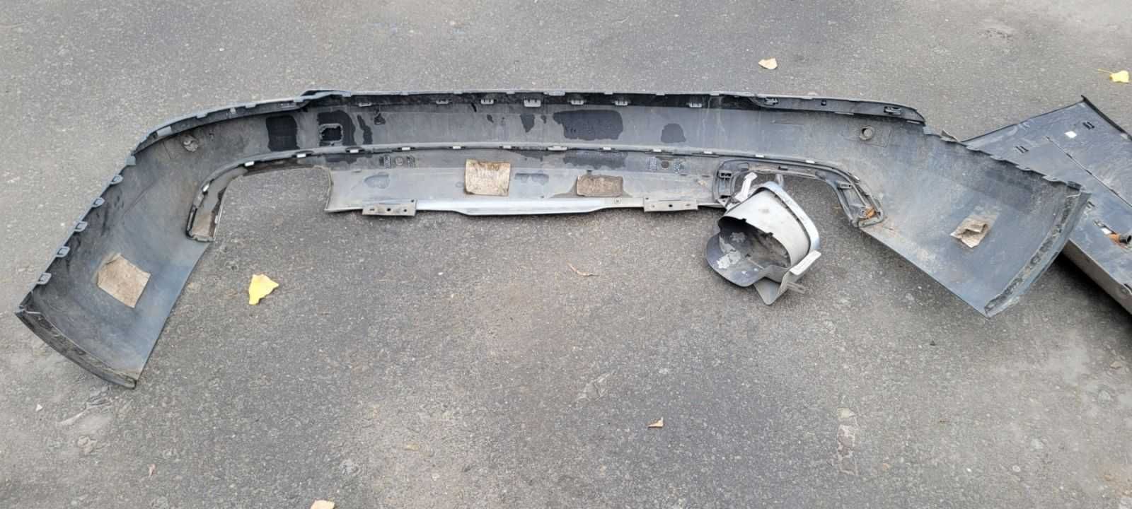 Нижняя часть заднего бампера насадка глушителя левая Volvo XC90 2019