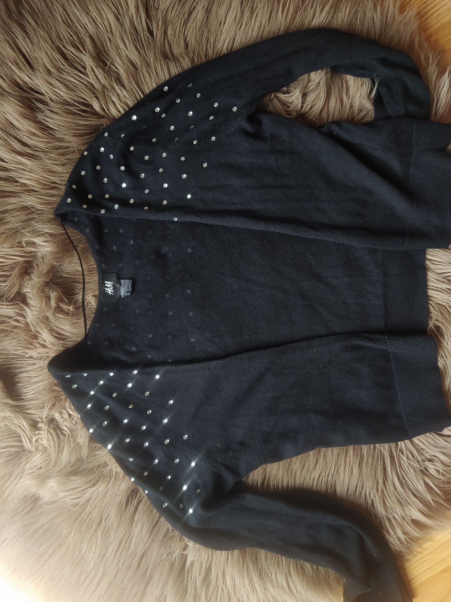 Krótki czarny sweterek z cyrkoniami H&M