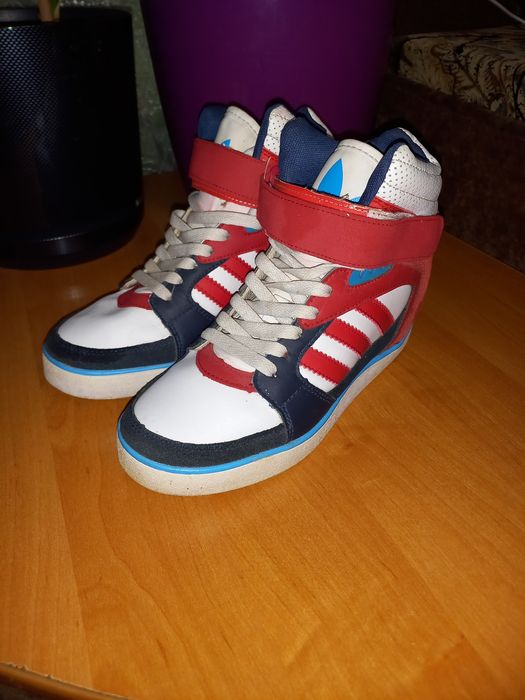 Кросівки снікерси