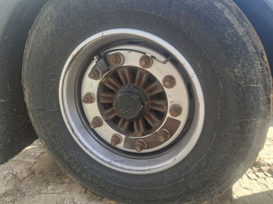 Przyczepa  bdf Tandem  19.5koła z transportem