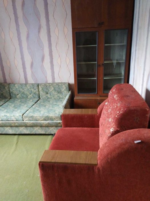 Продам недорого диван