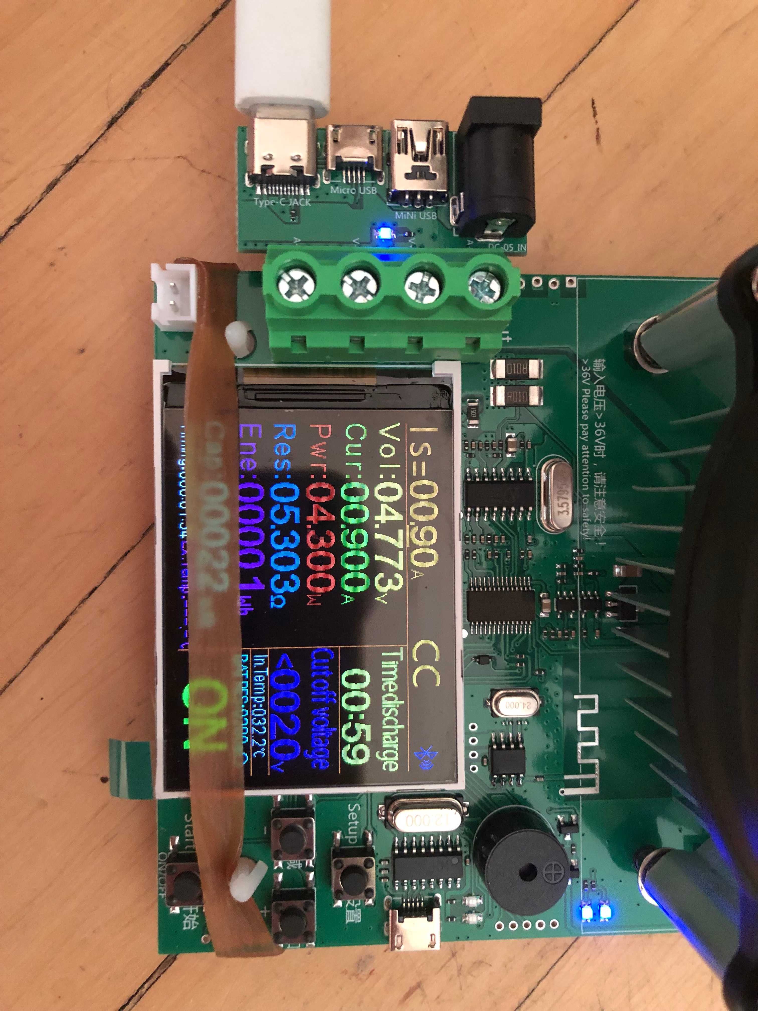 Блок живлення 5V 0.9A, зарядне USB  універсальне для телефонів та інш.