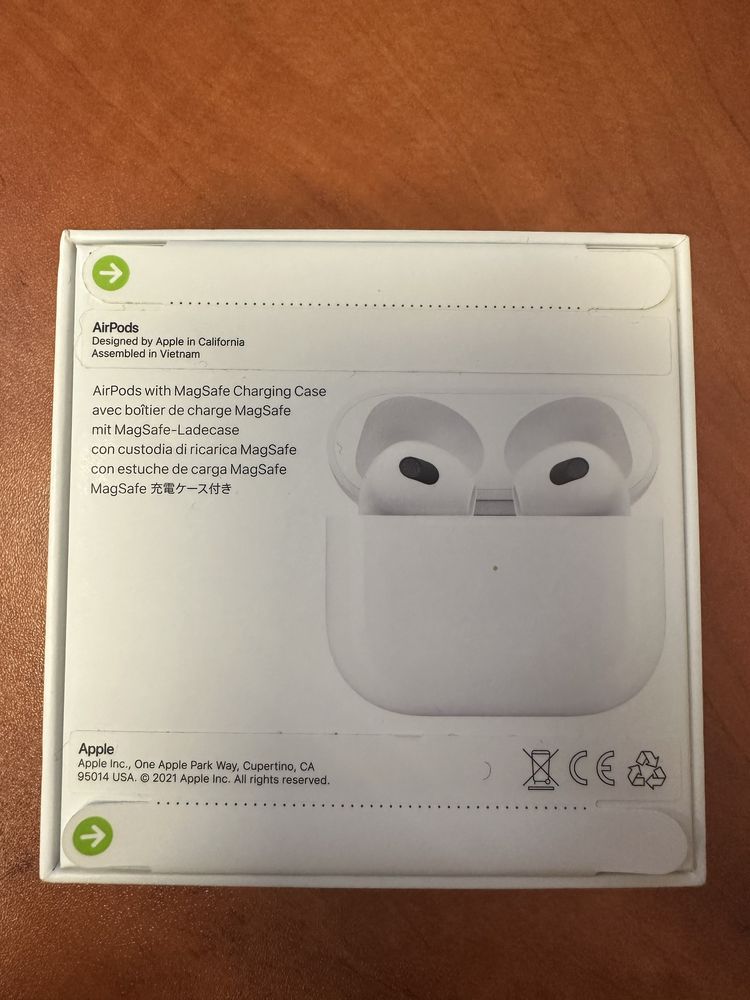 APPLE AirPods III białe (Etui z MagSafe)