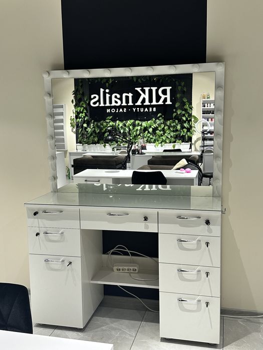 Сдается место для бровиста