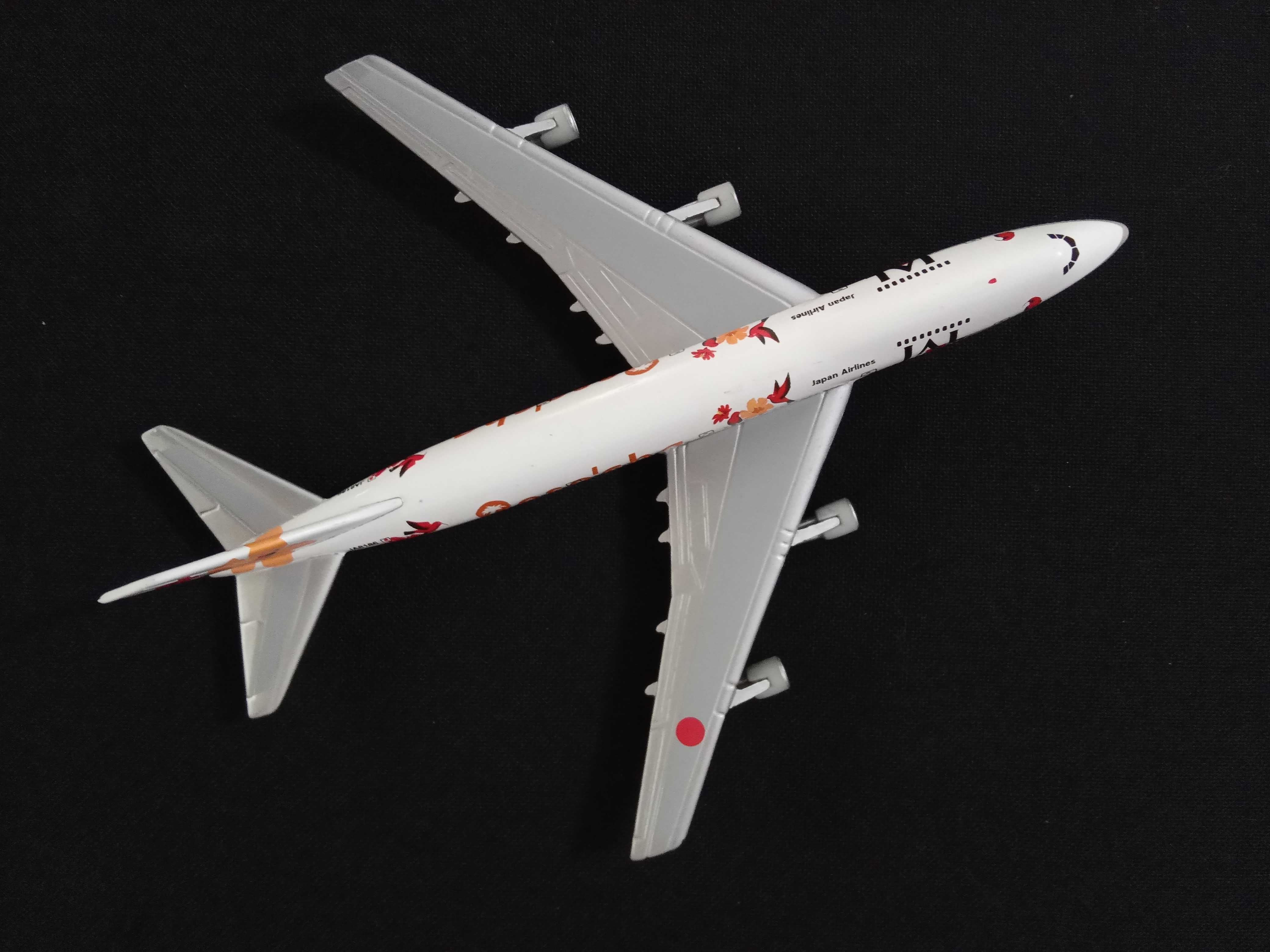 Avião miniatura da Japan Airlines