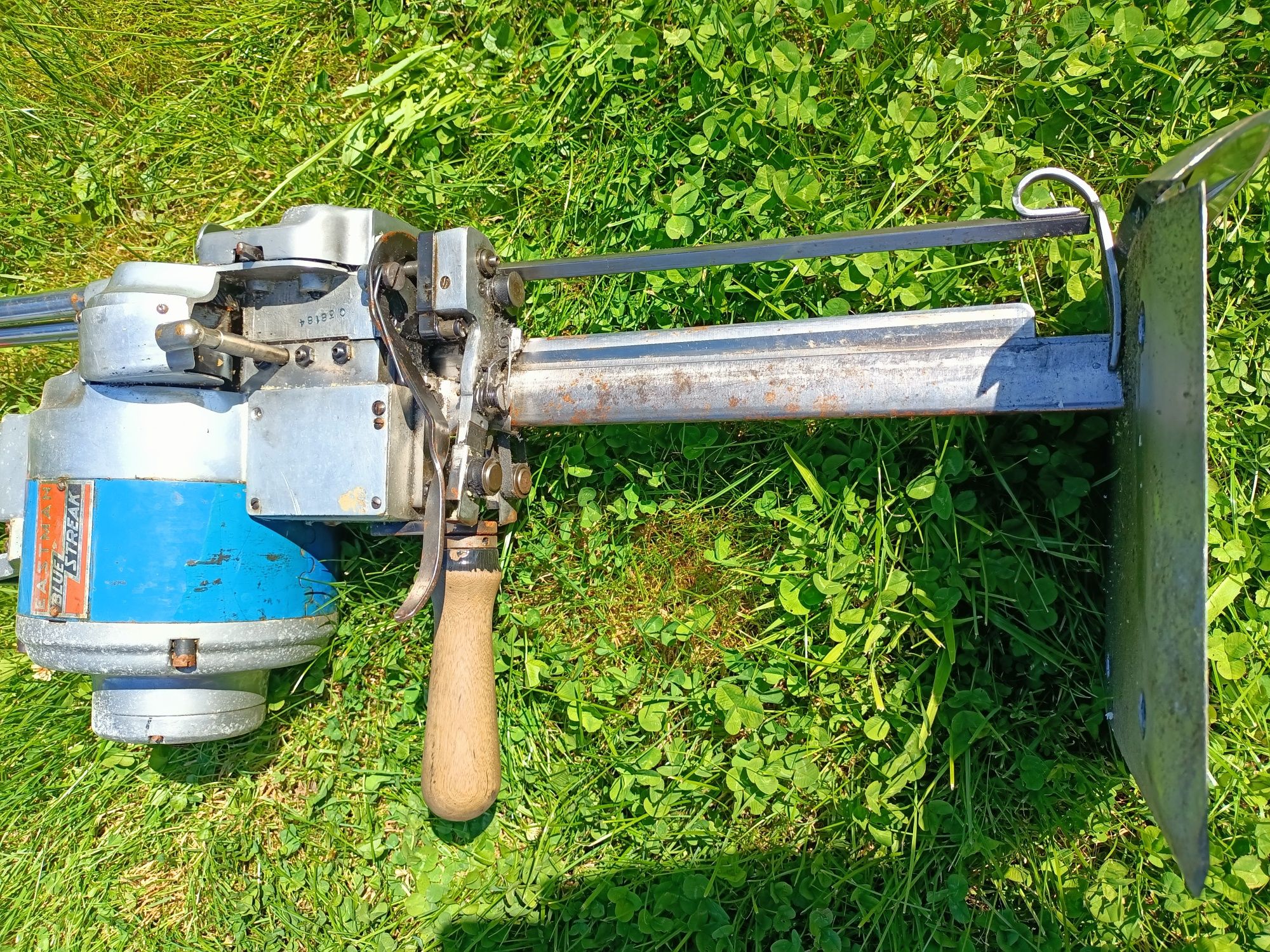 Maszyna szwalnicza Nóż Krojczy Eastman Blue Streak II