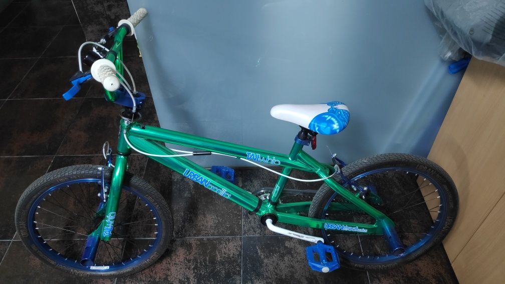 Bicicleta BMX como nova