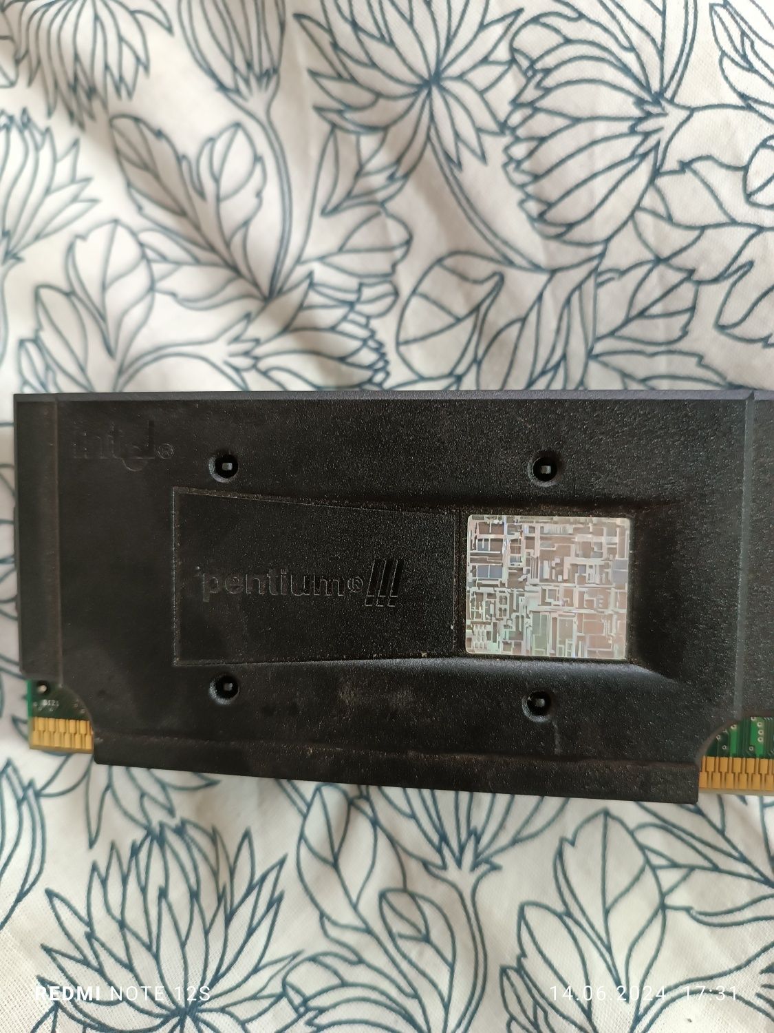 Intel Slot 1 CPU PIII 533Mhz/256KB/133 FSB (SL3N6