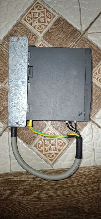 Інвертор б/в Siemens 6SE6436-2BD17-5AA0, вкл. панель та фільтр