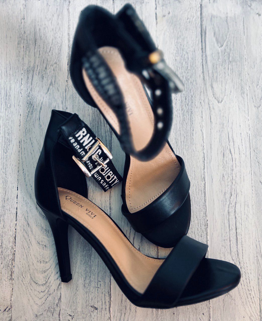 Kobiece damskie sandały na szpilce czarne