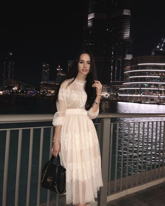 Платье кружевное и шелковое