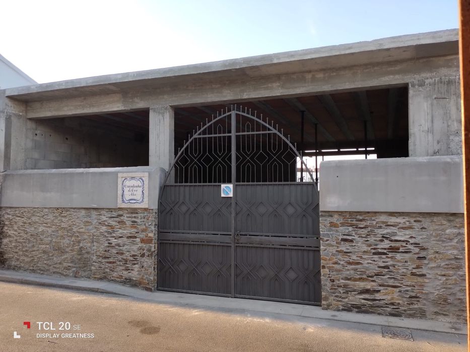 Portão em Ferro Metalizado Pintado de Cinza Escuro - 600€